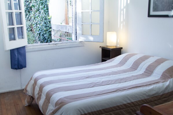 Free WiFi, bed sheets