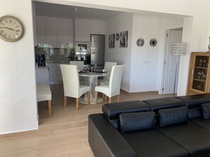 TV, DVD player - Villa Emilia  8 Personas (Calpe)