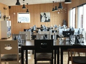 Cafe - Inuk Hostels (Nuuk)