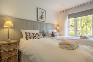 2 makuuhuonetta, silitysrauta/-lauta, vauvan matkasänky, internet