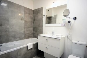 Bathroom - Aparthotel Colombelie - Junior Suite 2/4 People (TOULOUSE)