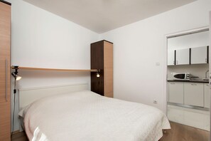 2 dormitorios, escritorio, wifi gratis y ropa de cama