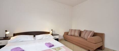 2 bedrooms, free WiFi, bed sheets, wheelchair access