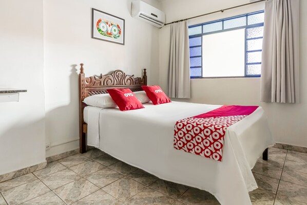 Free WiFi, bed sheets