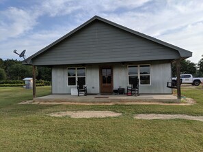 Exterior - Rustic Paradise; Arcola Ranch Guest House (Gallion)