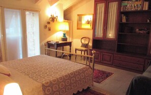 1 camera, ferro/asse da stiro, Wi-Fi, lenzuola