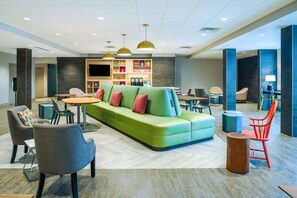 Free daily continental breakfast  - Home2 Suites by Hilton Brunswick (Brunswick)