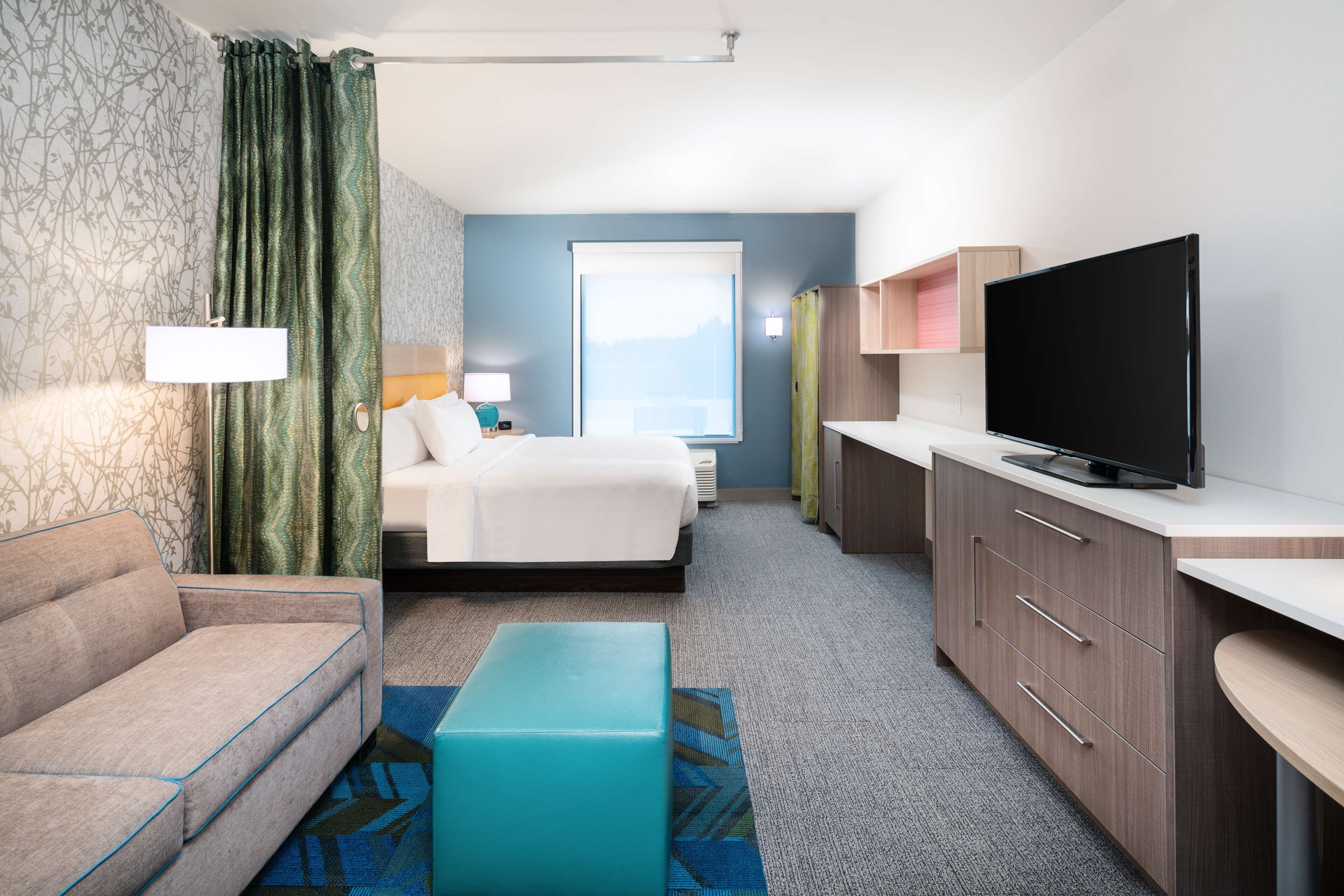 studio suite, 1 king bed, non smoking | in-room safe, desk, laptop workspace, free wifi