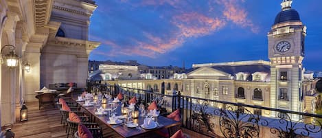 Suite Présidentielle, 1 très grand lit | Vue de la chambre