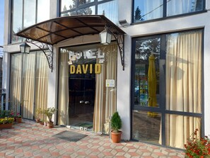 Exterior - Hotel David (Kutaisi)