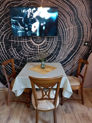 Daily continental breakfast for a fee - Hotel David (Kutaisi)