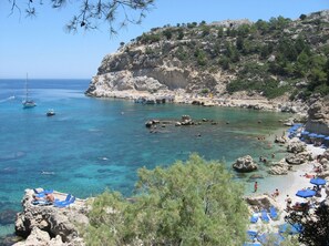 Una spiaggia nelle vicinanze
