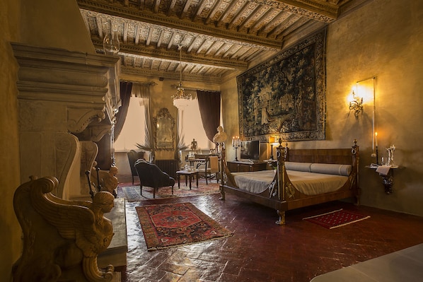 3 slaapkamers, een strijkplank/strijkijzer, internet, beddengoed