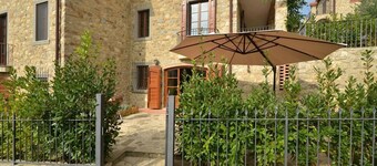 YOUR EXCLUSIVE HOLIDAY BETWEEN VINEYARDS AND CASTLES