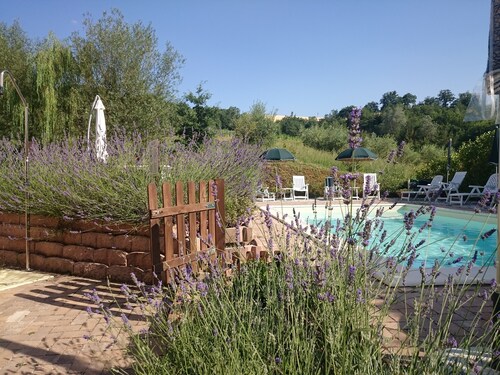 VILLA SABRINA Country house with swimming pool and garden