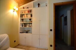 Interior - House in a quiet environment, ideal for an absolute relaxation. (Achilleion)