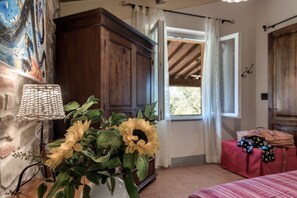 6 chambres, fer et planche à repasser, Wi-Fi gratuit, draps fournis