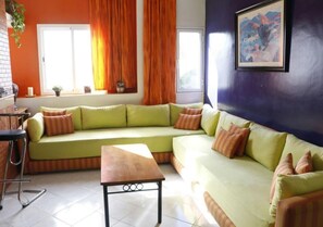 TV - Sublime Apartment Beachfront in Tangier 4108 (Tanger)