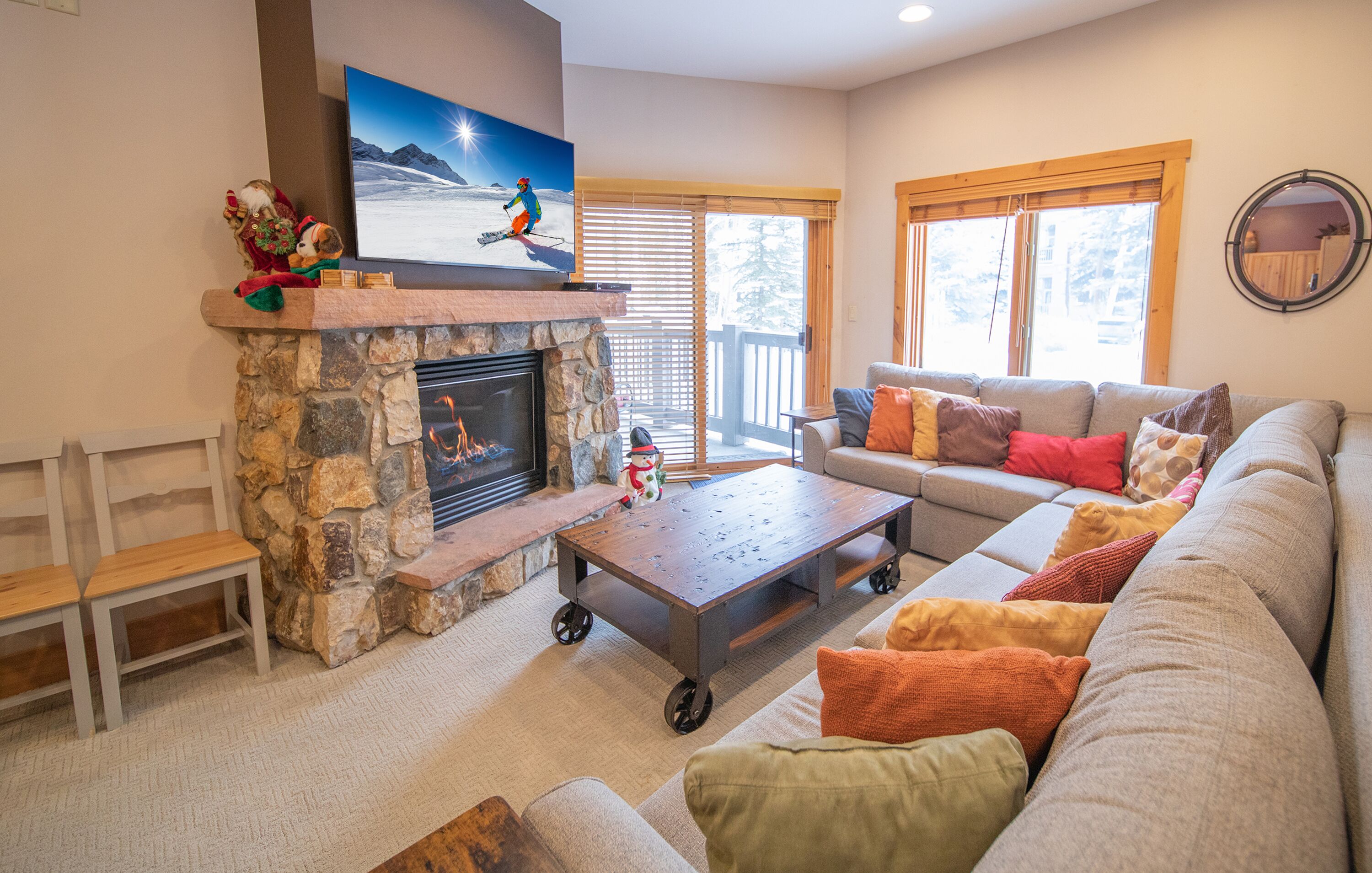 Télévision, cheminée