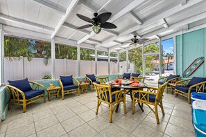 Outdoor dining - Honeysuckle | Located in Siesta Key Village w/ Heated Pool, Walk to Beach! (Siesta Key)