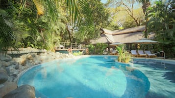 Outdoor pool, pool umbrellas, sun loungers