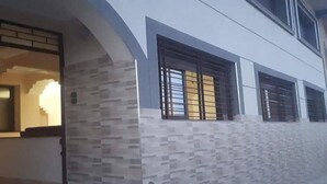 تفاصيل الفندق من الخارج
