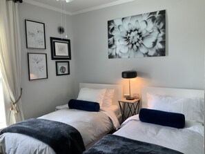 2 bedrooms, iron/ironing board, free WiFi, bed sheets