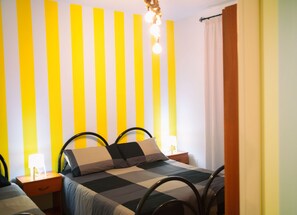 2 chambres, fer et planche à repasser, Wi-Fi gratuit, draps fournis