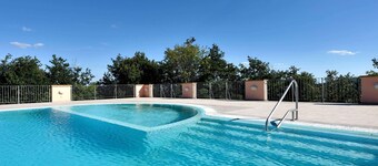 Der Fuchs des Leuchtturms. Ferienhaus umgeben von viel Grün 