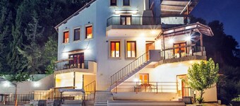  VILLA KLEOPATRA CON PISCINA PRIVATA VICINO ALLA SPIAGGIA LONTANO DALLA CITTÀ NO