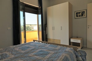 2 dormitorios, tabla de planchar con plancha, wifi y ropa de cama