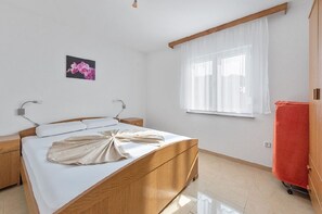 1 bedroom, free WiFi, bed sheets - Apartment in Sukošan with Seaview, Terrace, Air condition, WIFI (3495-4) (Sukošan)