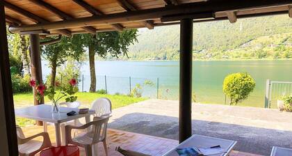 Directly on the lake