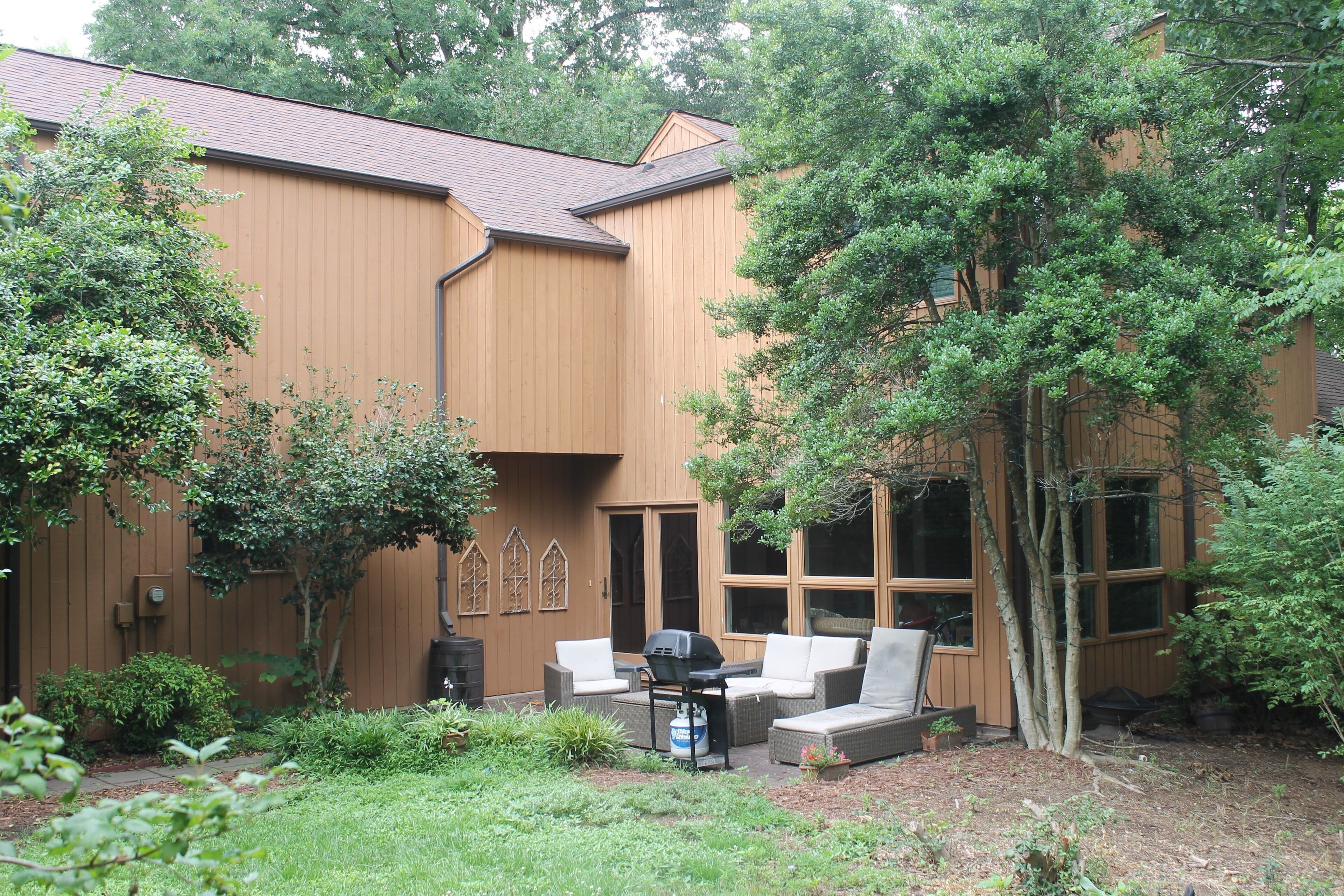 Beautiful,  Spacious 5 Bedrm Home! 