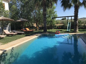 Outdoor pool - Βιλλα με ιδιωτικη πισινα με θεα θαλασσα με μεγαλο κηπο σε αρχαιολογικους χωρους (Κάμπος Κρανιδίου)