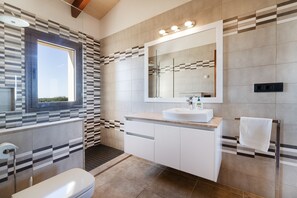 Hair dryer, towels
