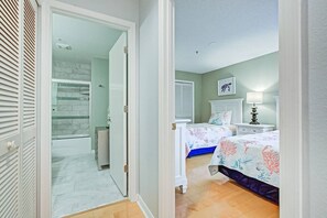 Second bedroom is very close to the main bathroom.  Laundry is in the closet to your left. - Siesta Bayside Villa: Water Views & Private Beach (Siesta Key)