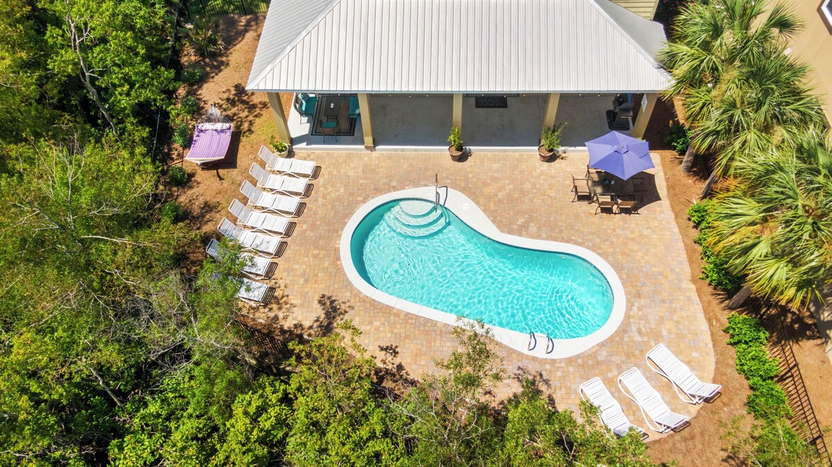 Photo 2 of Destin Sun: Secluded Home with Pool, Golf Cart, Walk to Beach
