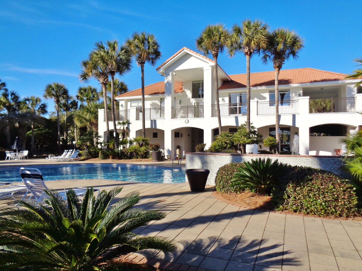 Photo 7 of Destin Sun: Secluded Home with Pool, Golf Cart, Walk to Beach