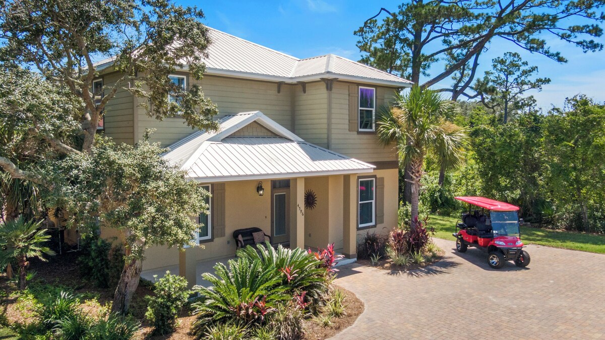 Photo 10 of Destin Sun: Secluded Home with Pool, Golf Cart, Walk to Beach