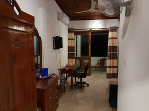 Chambre Familiale, plusieurs lits | 1 chambre, literie de qualité supérieure, minibar