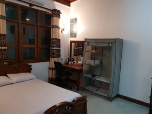 Deluxe Double Room | Premium bedding, minibar, individually decorated, individually furnished