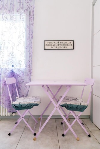 PINK ROOM   FAMILY ROOM