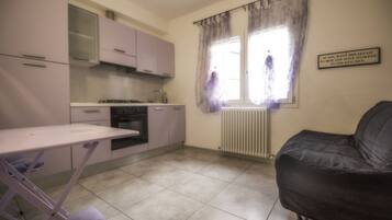 Fernseher, Tischtennisplatte