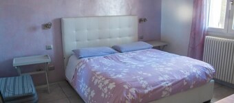 PINK ROOM   FAMILY ROOM