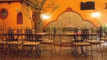 供應早餐、午餐、早午餐;墨西哥菜