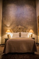 Romantic Double Room | Iron/ironing board, free WiFi, bed sheets