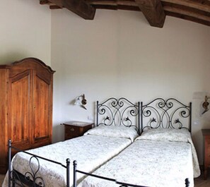 2 bedrooms, WiFi, bed sheets - Apartment Rosa 4 + 1 (Lajatico)