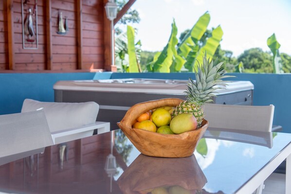 Outdoor dining - Villa Saint-Jean (SAINTE-ANNE)