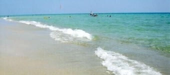 House with garden in a residential area 100 m from a magnificent beach